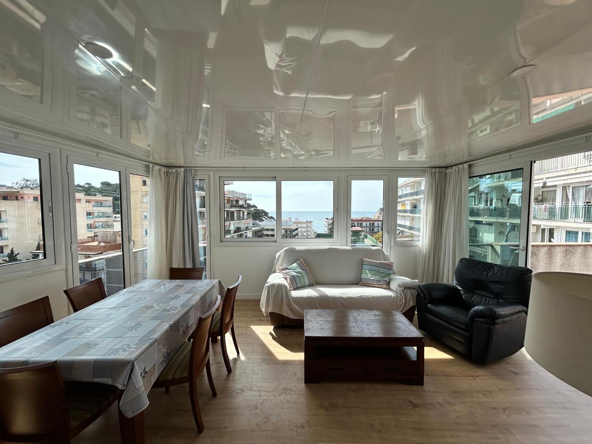 Apartaments Superiors Mtb Only Couples Льорет-де-Мар Экстерьер фото